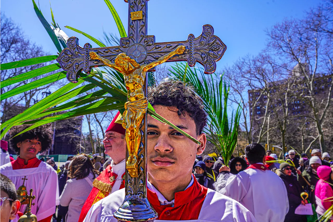 Palm Sunday march: Faithful in Brooklyn celebrate start of Christian Holy Week