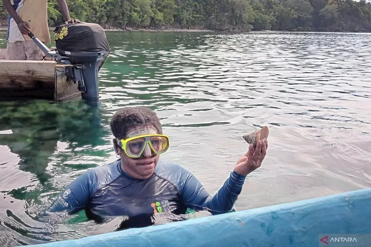 Kelompok perempuan Waifuna Raja Ampat panen biota laut hasil sasi