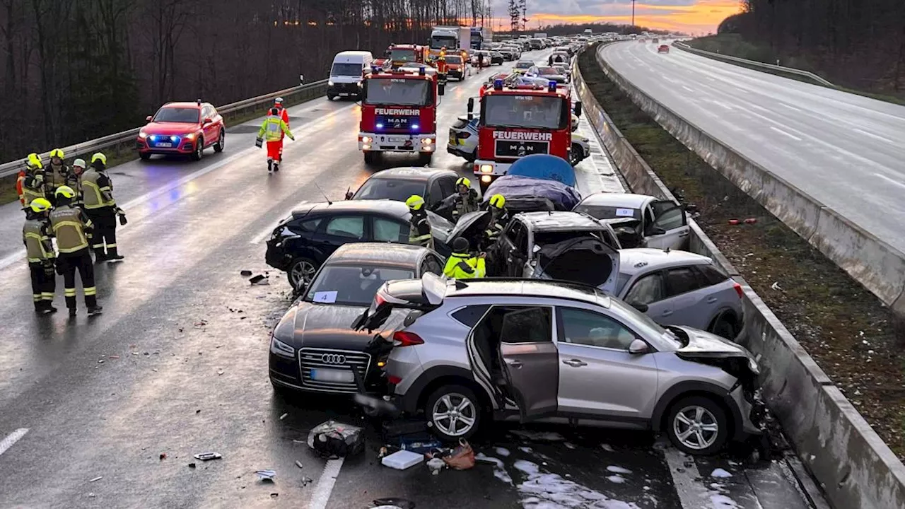 Zwei Tote und 27 Verletzte bei Massenkarambolage auf A3