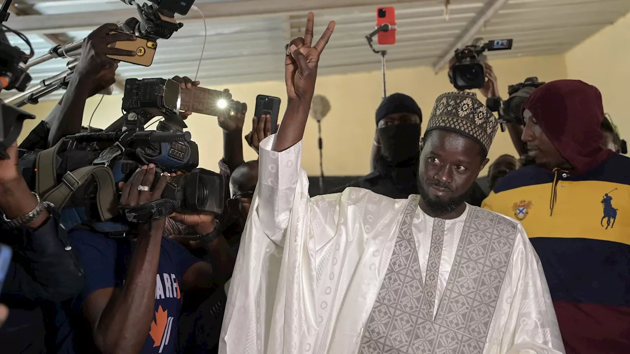 Présidentielle au Sénégal: Macky Sall 'félicite le vainqueur' Diomaye Faye, qui devrait lui succéder