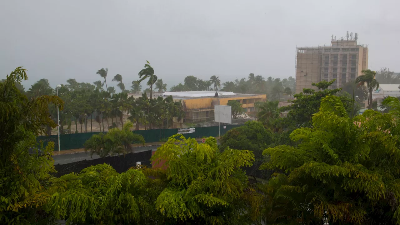 Violences urbaines en Guadeloupe: le maire de Pointe-à-Pitre menace de démissionner