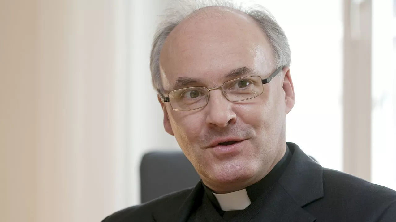 Priester an Unis: Theologen werfen Voderholzer Erpressung vor