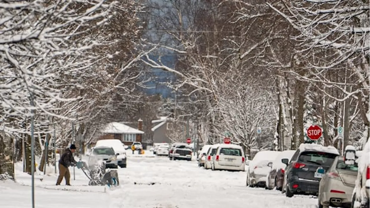 Storm system arrives in Thunder Bay cancelling some rural schools and bus routes