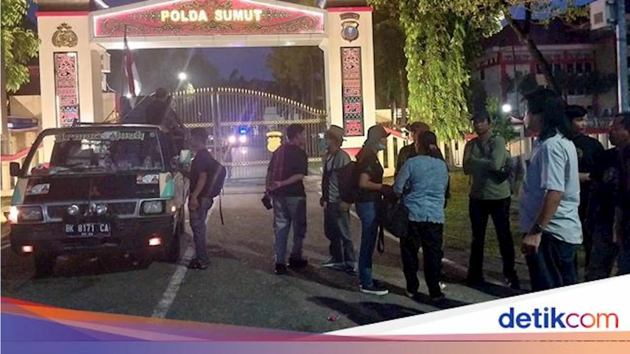 Sempat Ricuh, Massa Aksi Tuntut Bebaskan Ketua Adat Simalungun Bubar