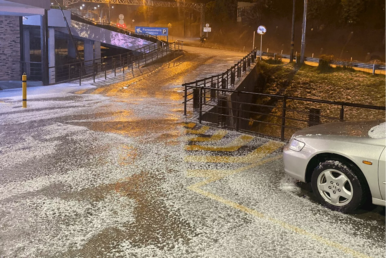 Fuerte granizada con prolongado aguacero en La Calera