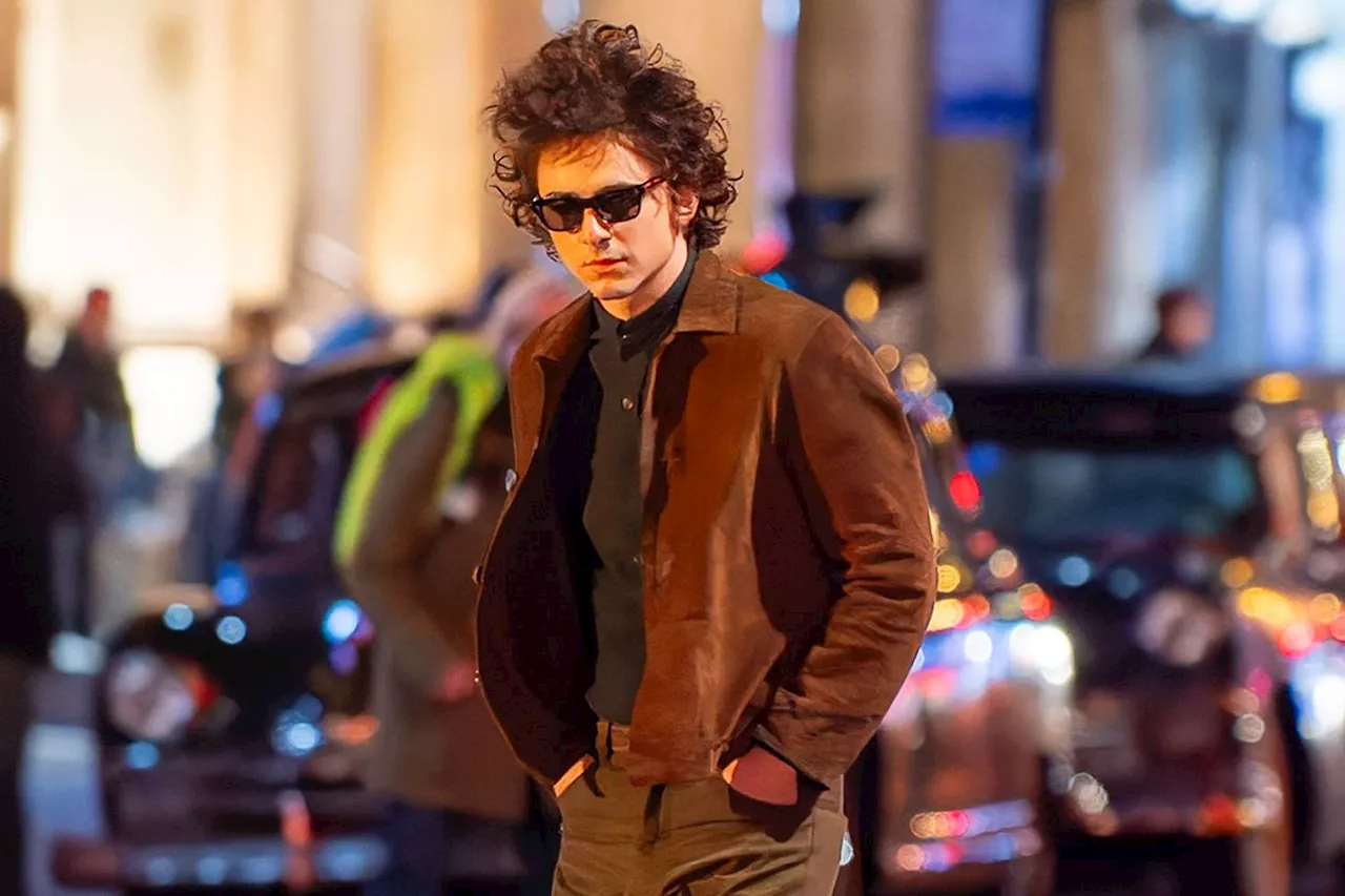 Timothée Chalamet takes New York as Bob Dylan in new biopic set photos