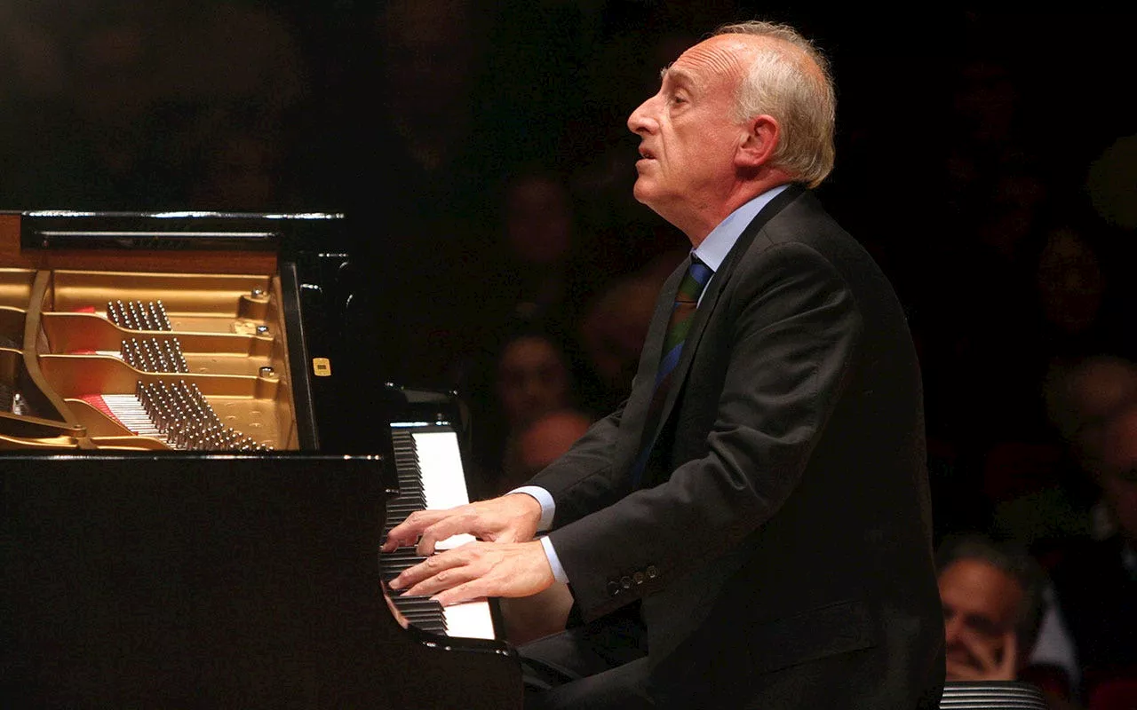 Maurizio Pollini, renowned Italian pianist, dies at 82