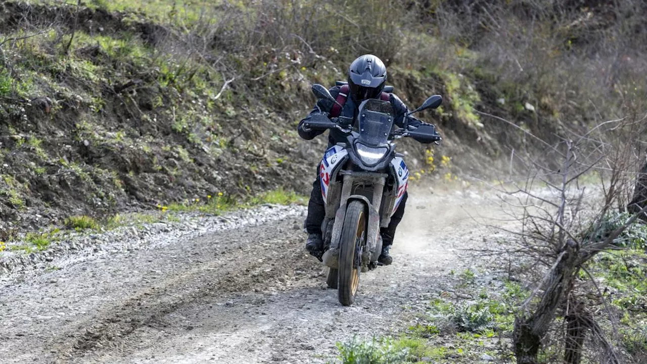 Bmw F 900 GS, la prova: in fuoristrada si fa sul serio