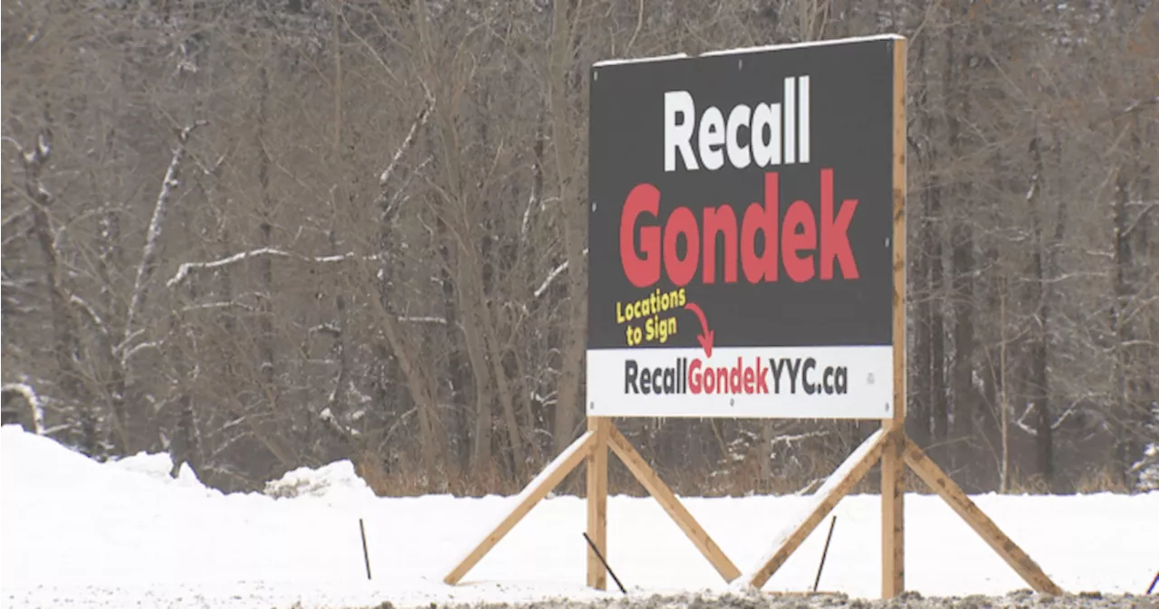 City of Calgary removing Recall Gondek signs due to bylaw infraction