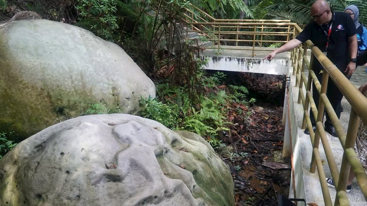 Santubong and Traces of the Ancient Iron Industry in Sarawak