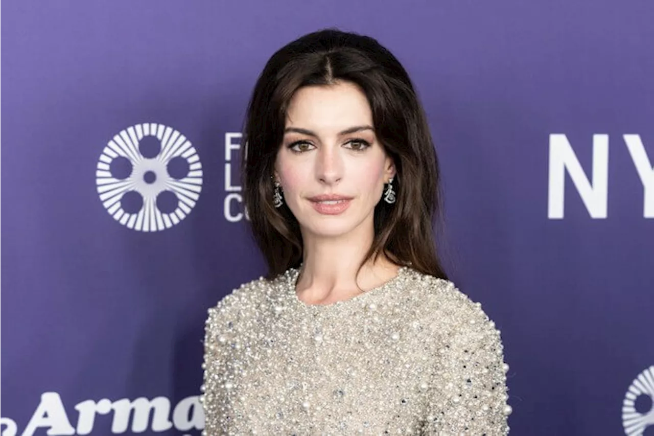 Anne Hathaway Couldn’t Be Convinced That She Didn’t Have ‘Sex Appeal’