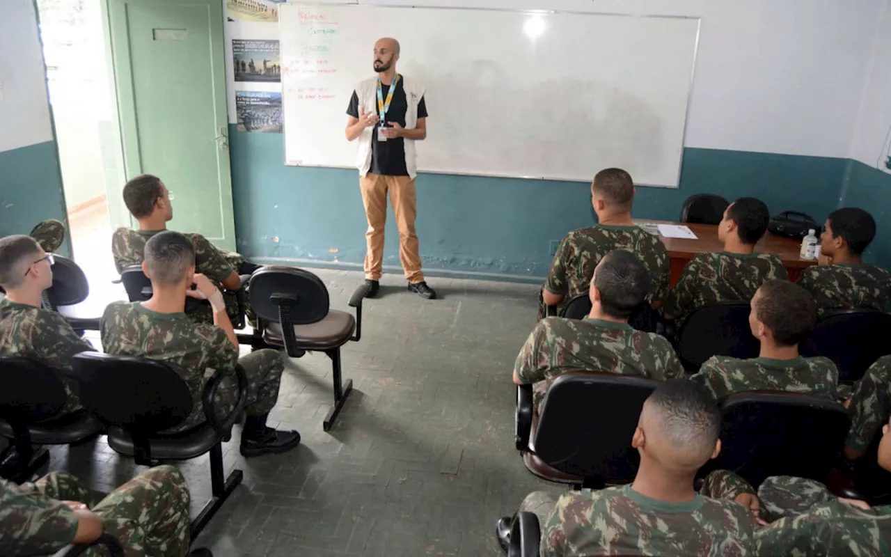 Prefeitura de Barra Mansa realiza capacitação sobre dengue no Tiro de Guerra