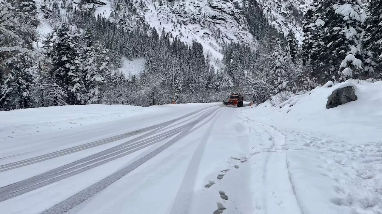 'Hazardous' conditions, multiple crashes close Little Cottonwood Canyon