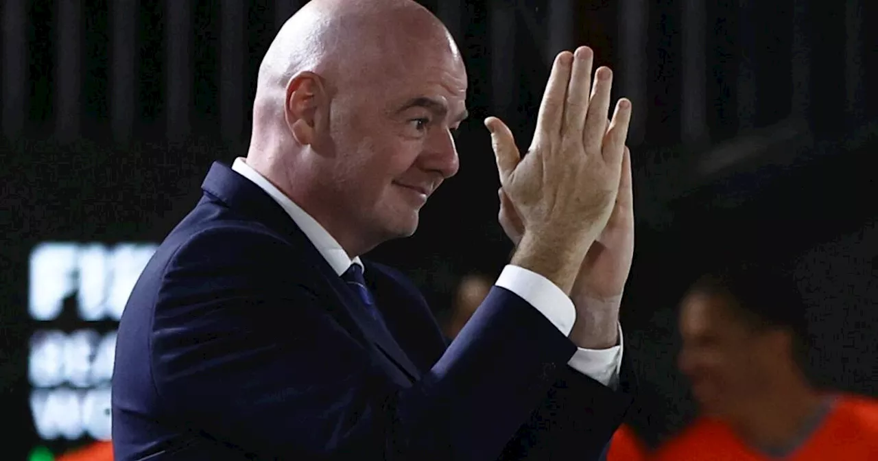 'Großartig': FIFA-Boss Infantino lobt Baumgartner für Weltrekord-Tor