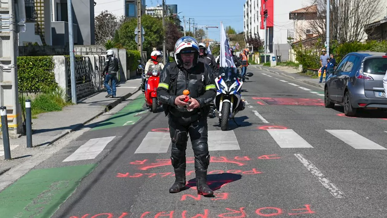 À Toulouse, les motards partent à la chasse aux nids-de-poule pour Pâques