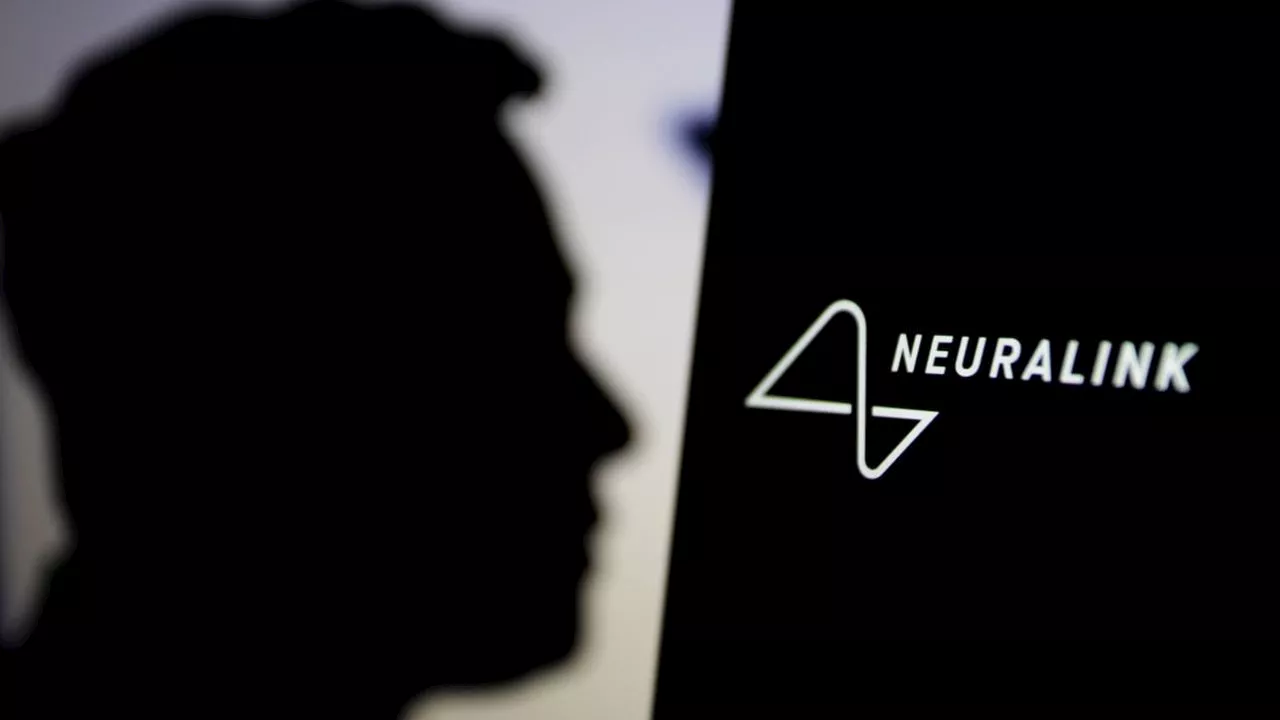 Le premier patient de Neuralink parvient à jouer aux échecs par la pensée
