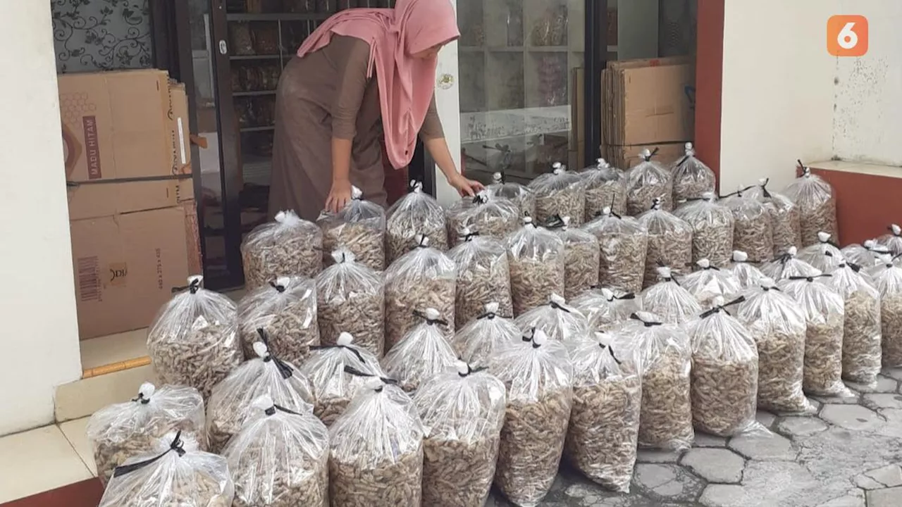 Pedagang Kue Lebaran di Banyuwangi Panen Orderan, Omset Sehari Bisa Capai Rp10 Juta