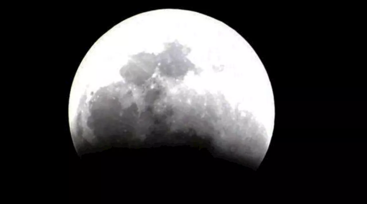 Eclissi lunare, il 25 marzo lo spettacolo astronomico visibile dall'Italia