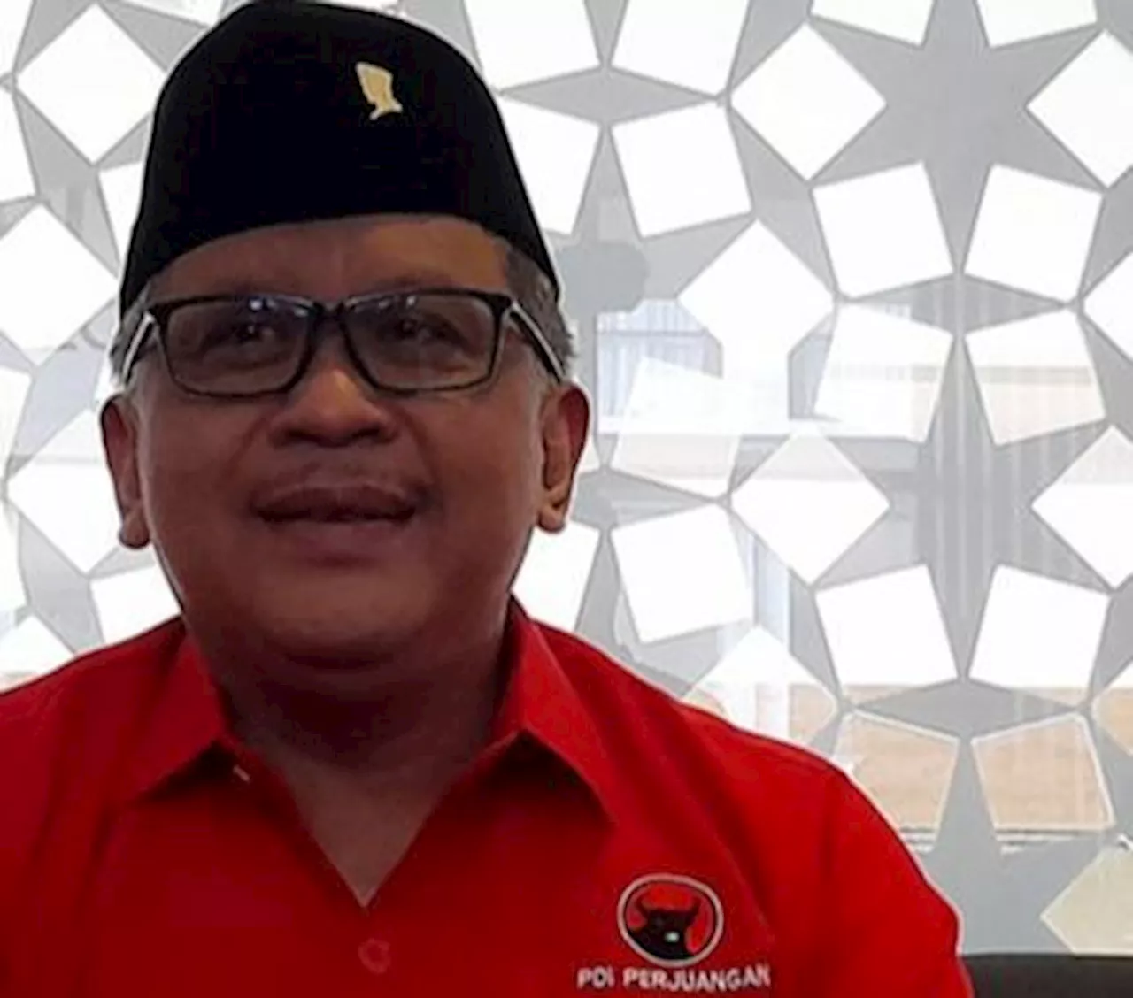 Respons Hasto soal Peluang Megawati dan Prabowo Bertemu