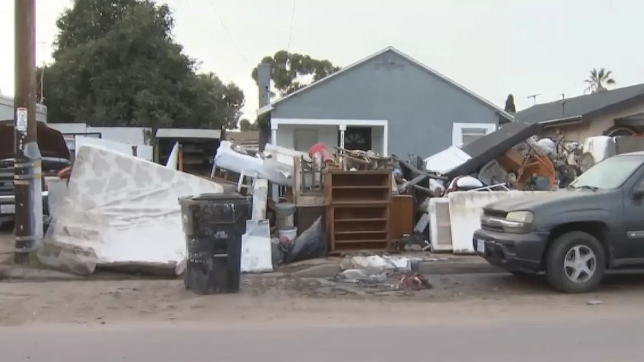 Shelltown flood victims say burglars are targeting their vacant homes