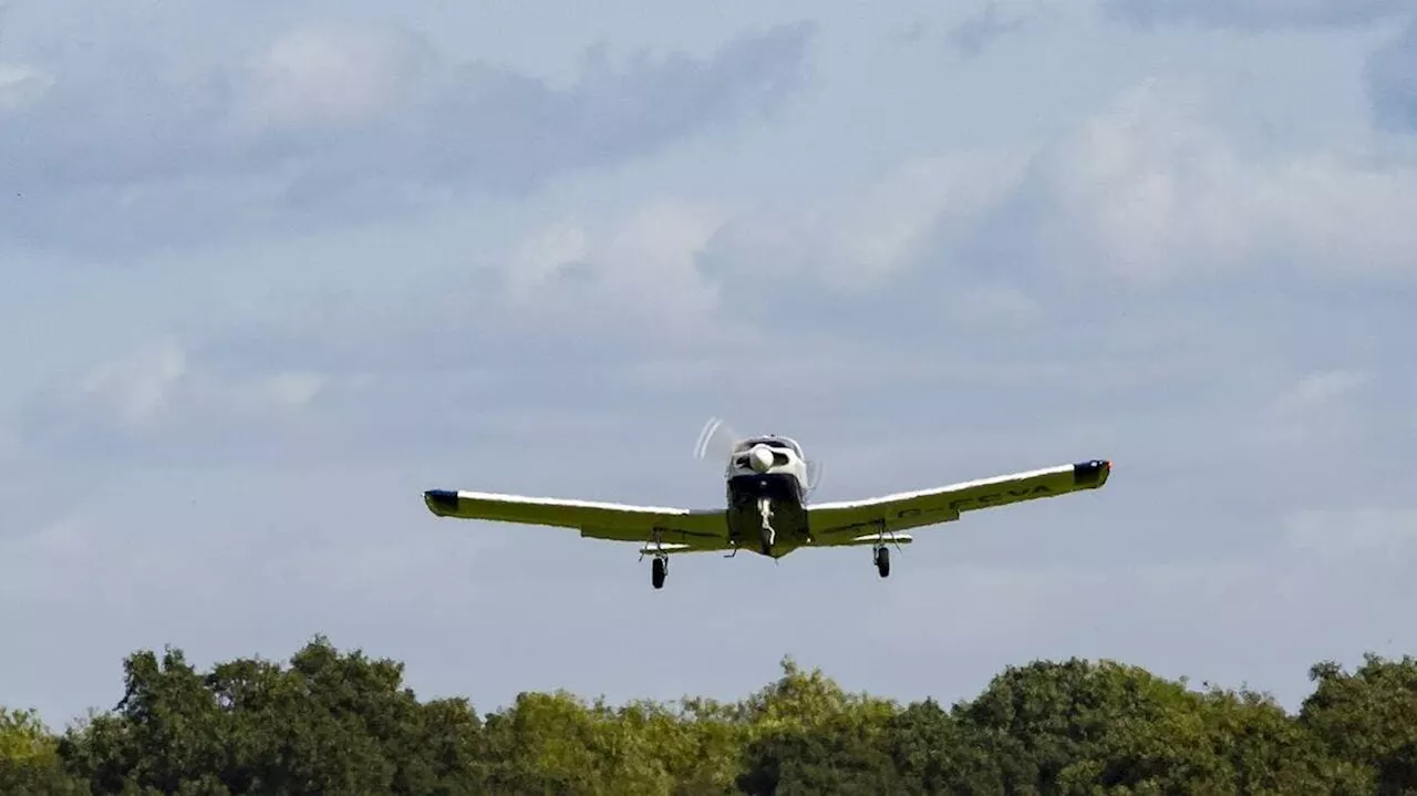 Pourquoi un avion survole-t-il les communes de Loire-Atlantique à basse altitude ?