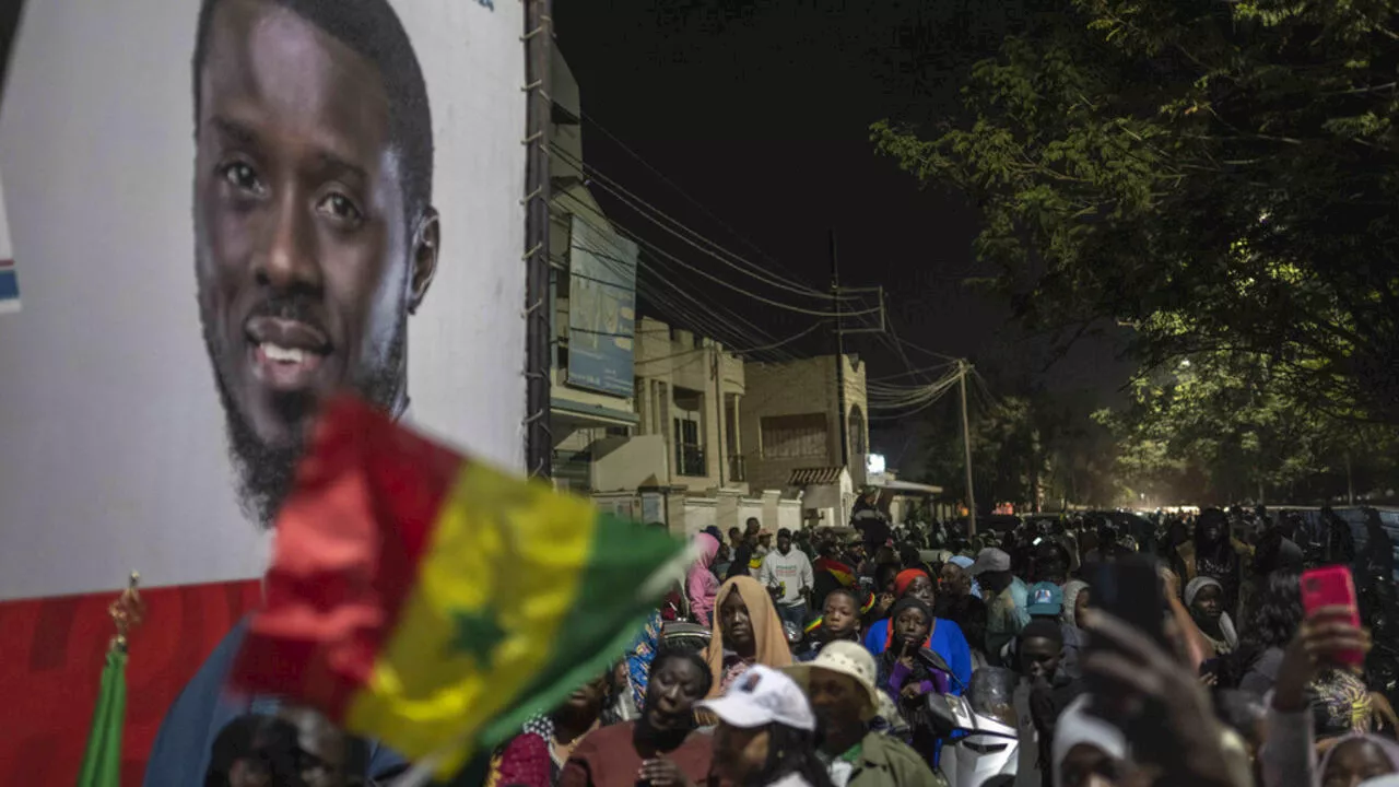 Présidentielle au Sénégal: dans l'attente de résultats officiels, le camp Diomaye Faye affiche sa confiance