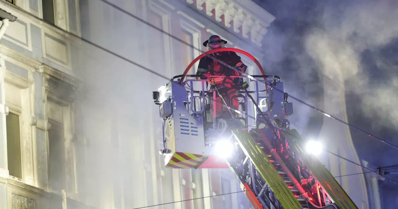 Solingen: Drei Tote bei Brand in Wohnhaus an Grünewalder Straße