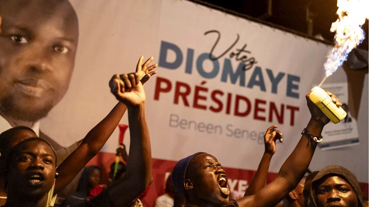 Sénégal : le candidat du pouvoir reconnaît la victoire de l’antisystème à la présidentielle