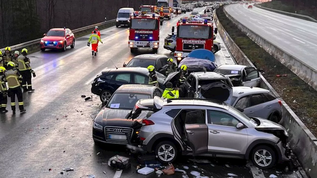 A3: Zwei Tote und 27 Verletzte bei Massenkarambolage auf A3