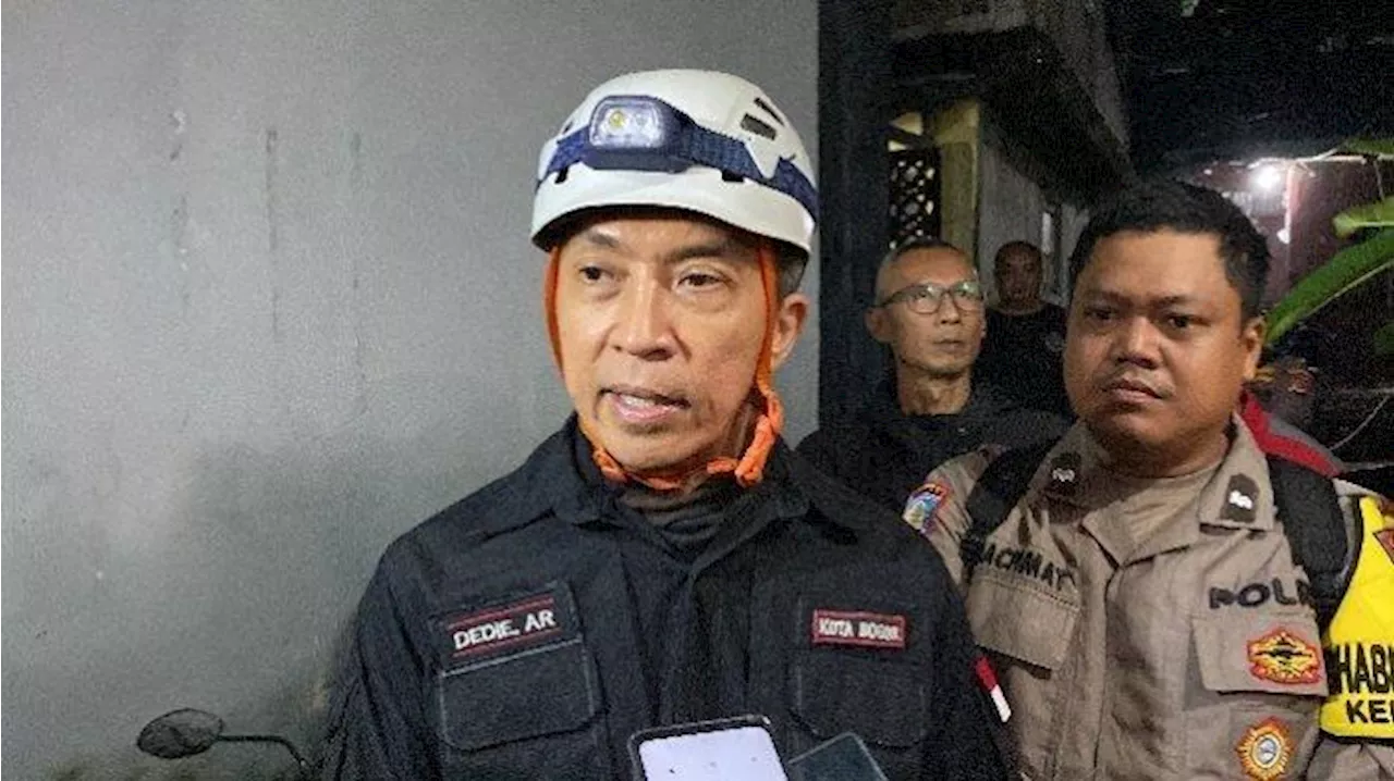 2 Warga Sempur Bogor Tertimbun Longsor, Satu Korban Dievakuasi dalam Kondisi Meninggal Dunia