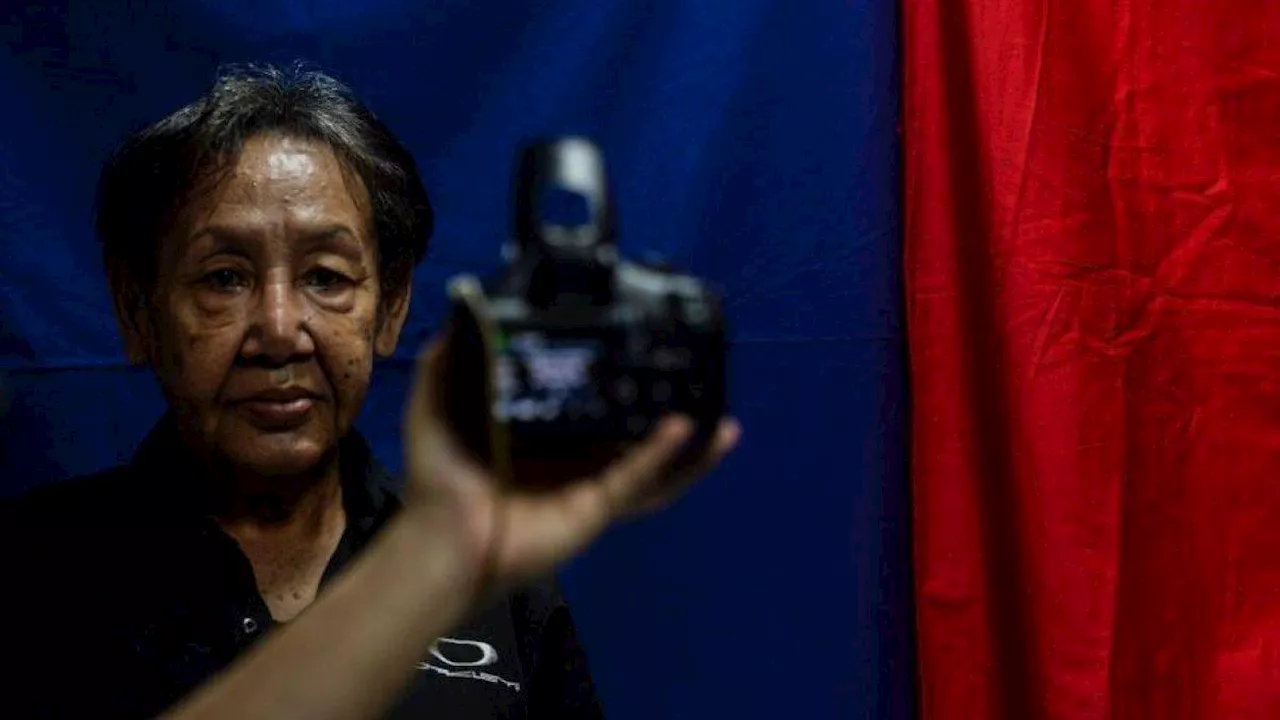 Perjuangan transpuan lansia klaim jaminan kematian BPJS Ketenagakerjaan – ‘Seperti main lotre, bisa saja klaim kematian tidak dibayarkan atau ditolak’