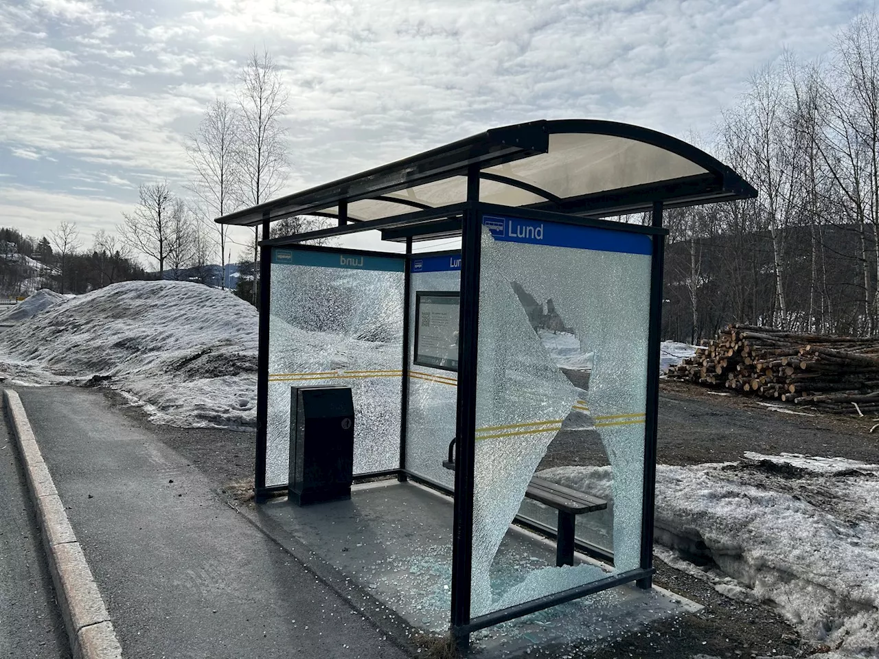 Fleire busskur øydelagde i Lillehammer-området