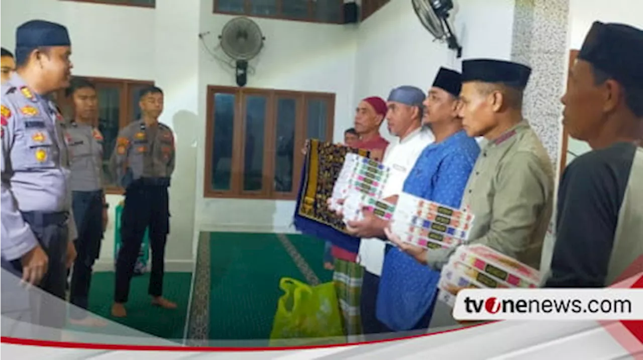 Tim Perintis Presisi Ditsamapta Polda Sulsel Gelar Patroli dan Bagi-Bagi Al-Qur'an Untuk Masjid