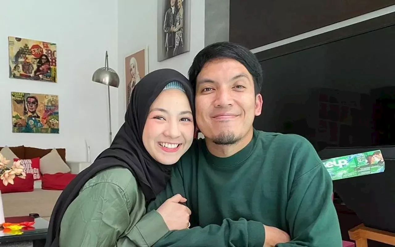 Desta dan Natasha Rizky Kembali Kompak Pamer Senyum Semringah Rayakan Hari Spesial