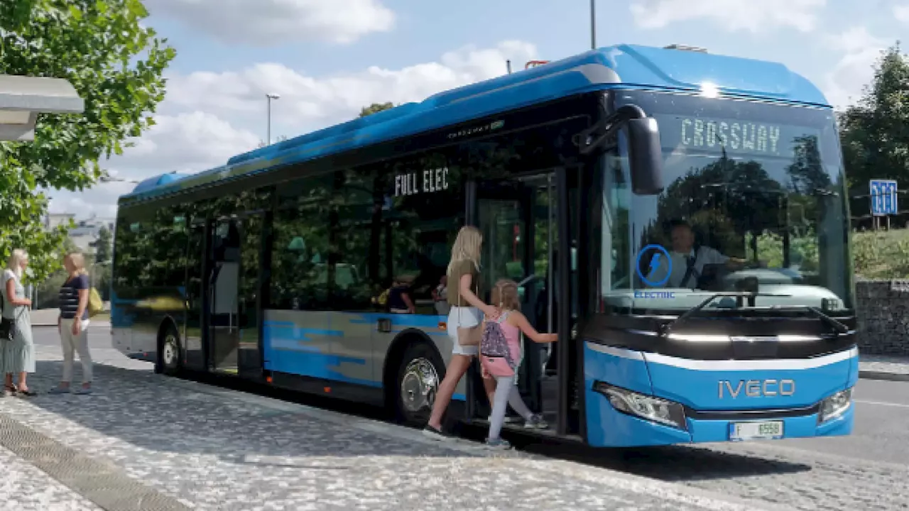 Iberdrola se alía con Confebus para la electrificación de sus instalaciones y flotas de autobuses