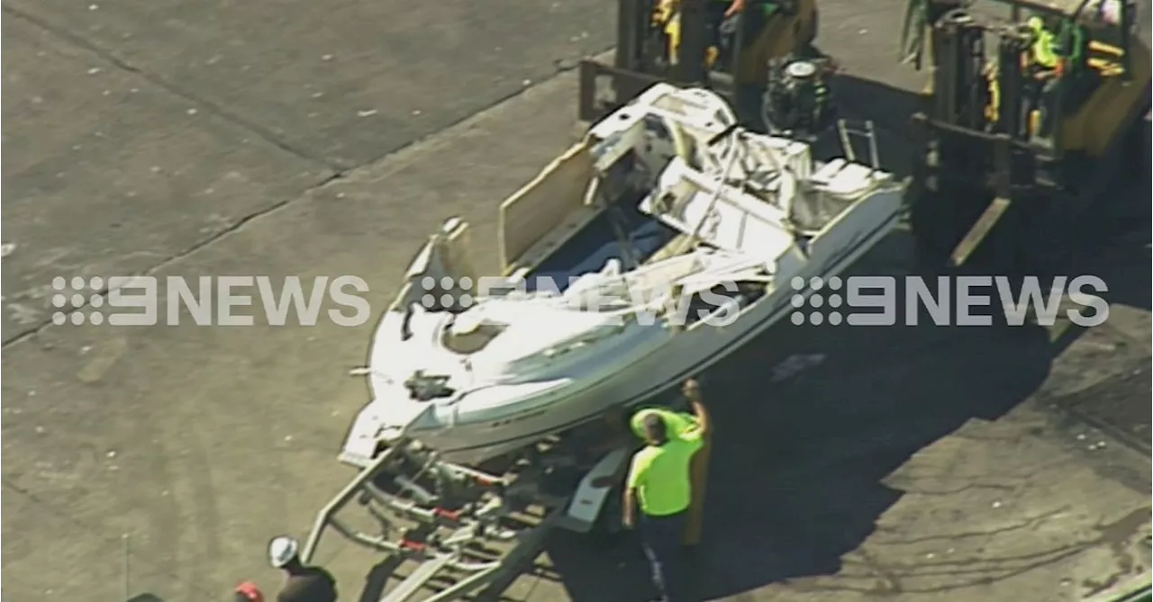 Body found, two still missing after fishing boat capsizes off South Australian coast