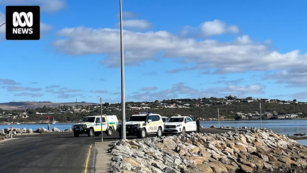 Three people found dead, two survive after fishing boat capsizes near Port Lincoln