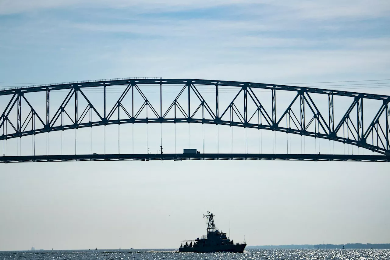 Baltimora, crolla il Key Bridge: tre km di acciaio sull'acqua