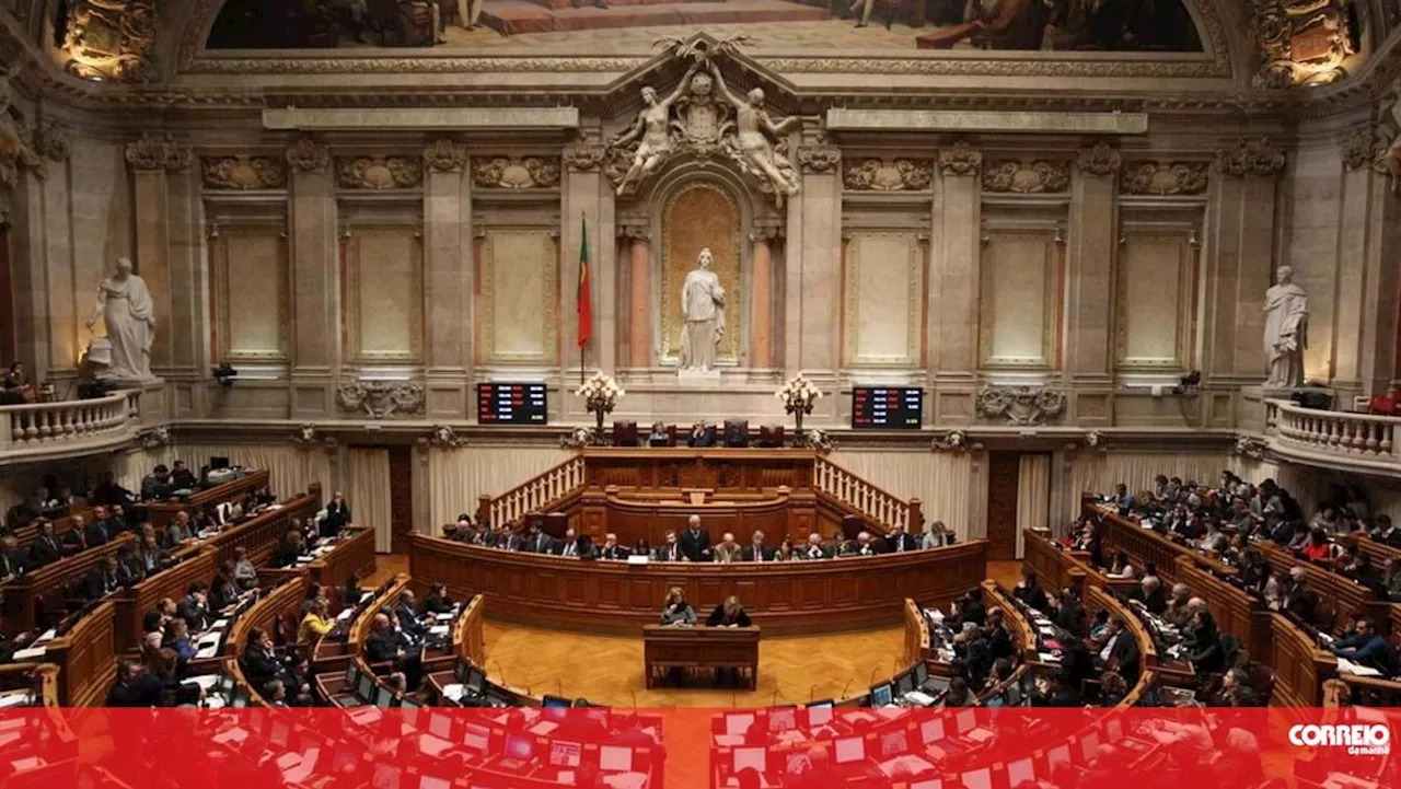 Assembleia da República elege novo presidente do Parlamento. Trabalhos retomam às 15h00