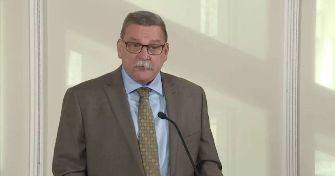 Edmonton finalizing severance for city manager — the 7th high-ranking official to depart in a year