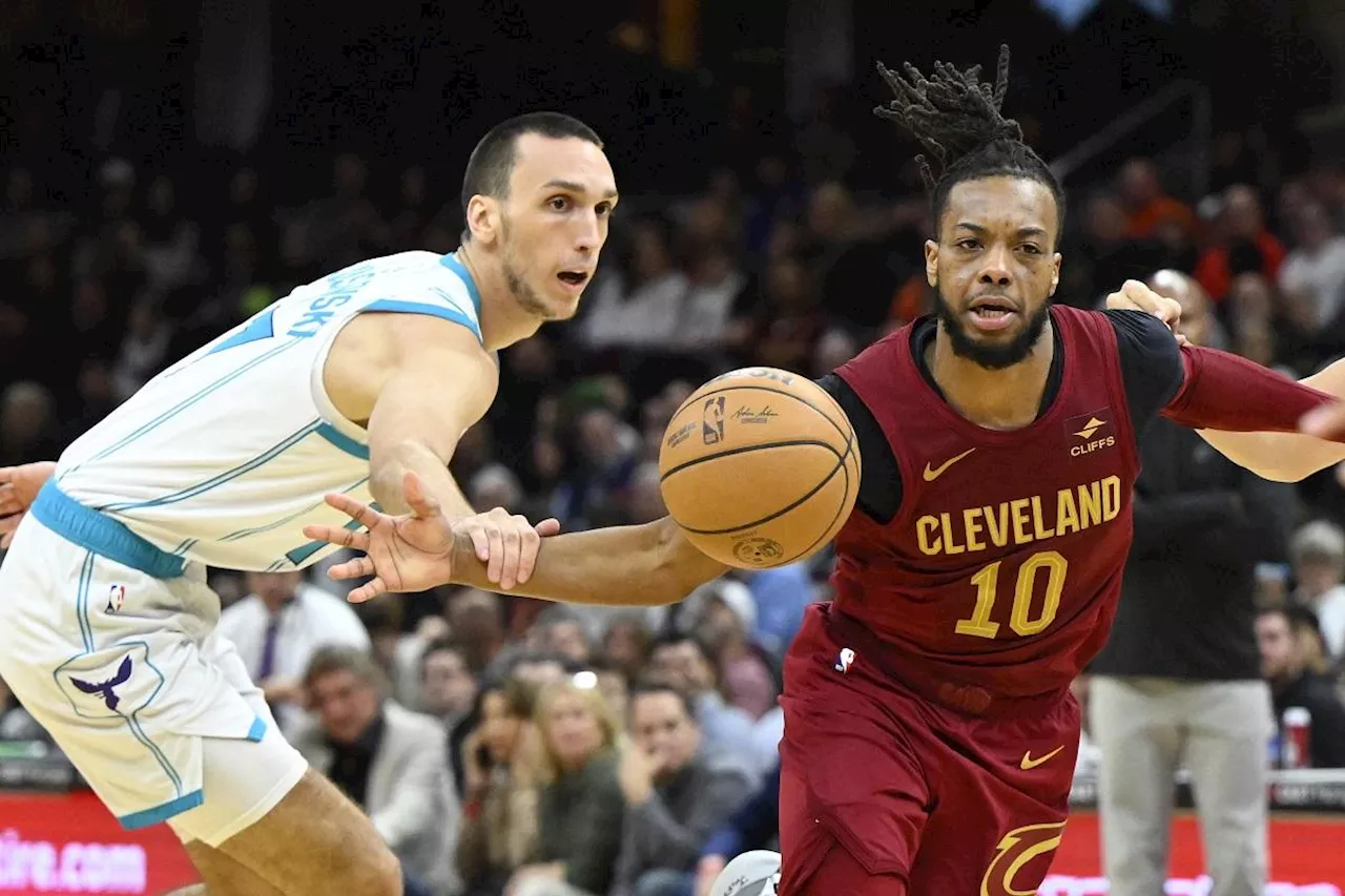 NBA: Cavs snap skip with easy victory over Hornets