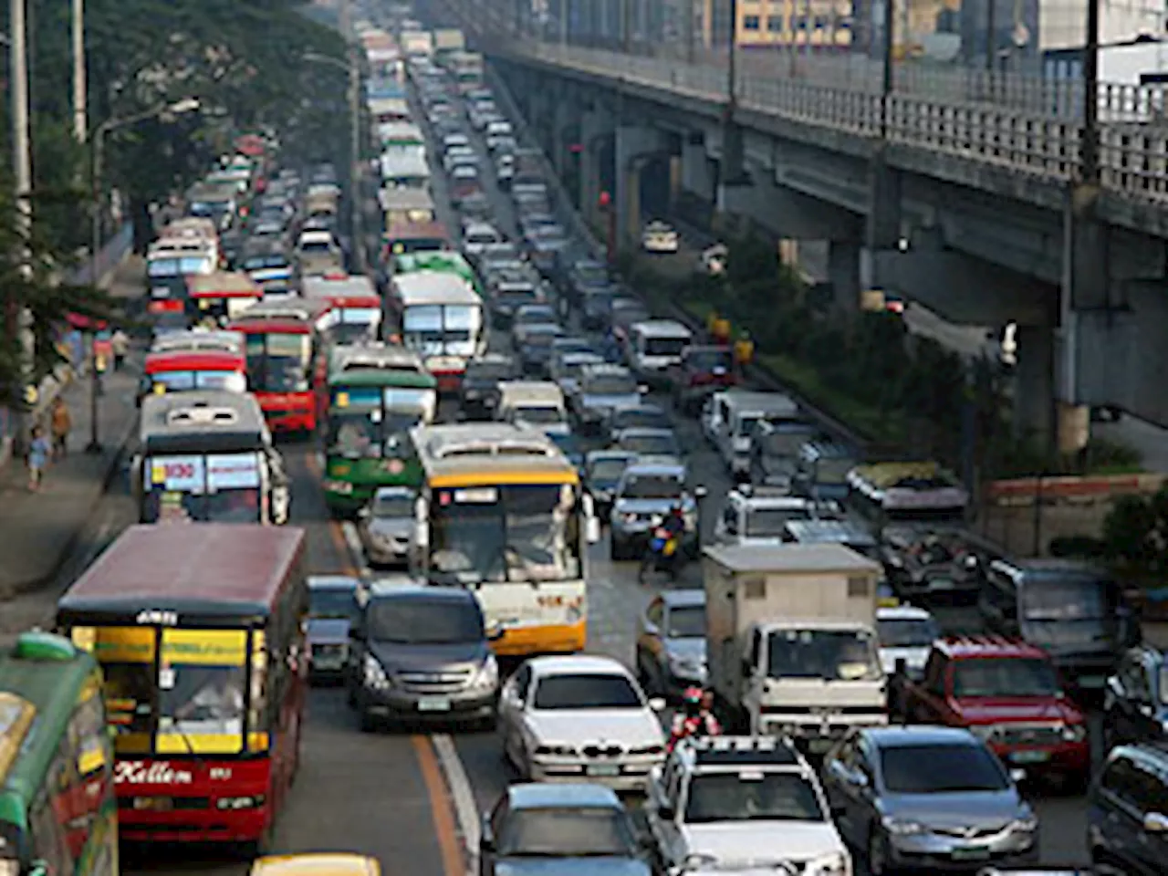 Number coding lifted on Holy Wednesday, says MMDA