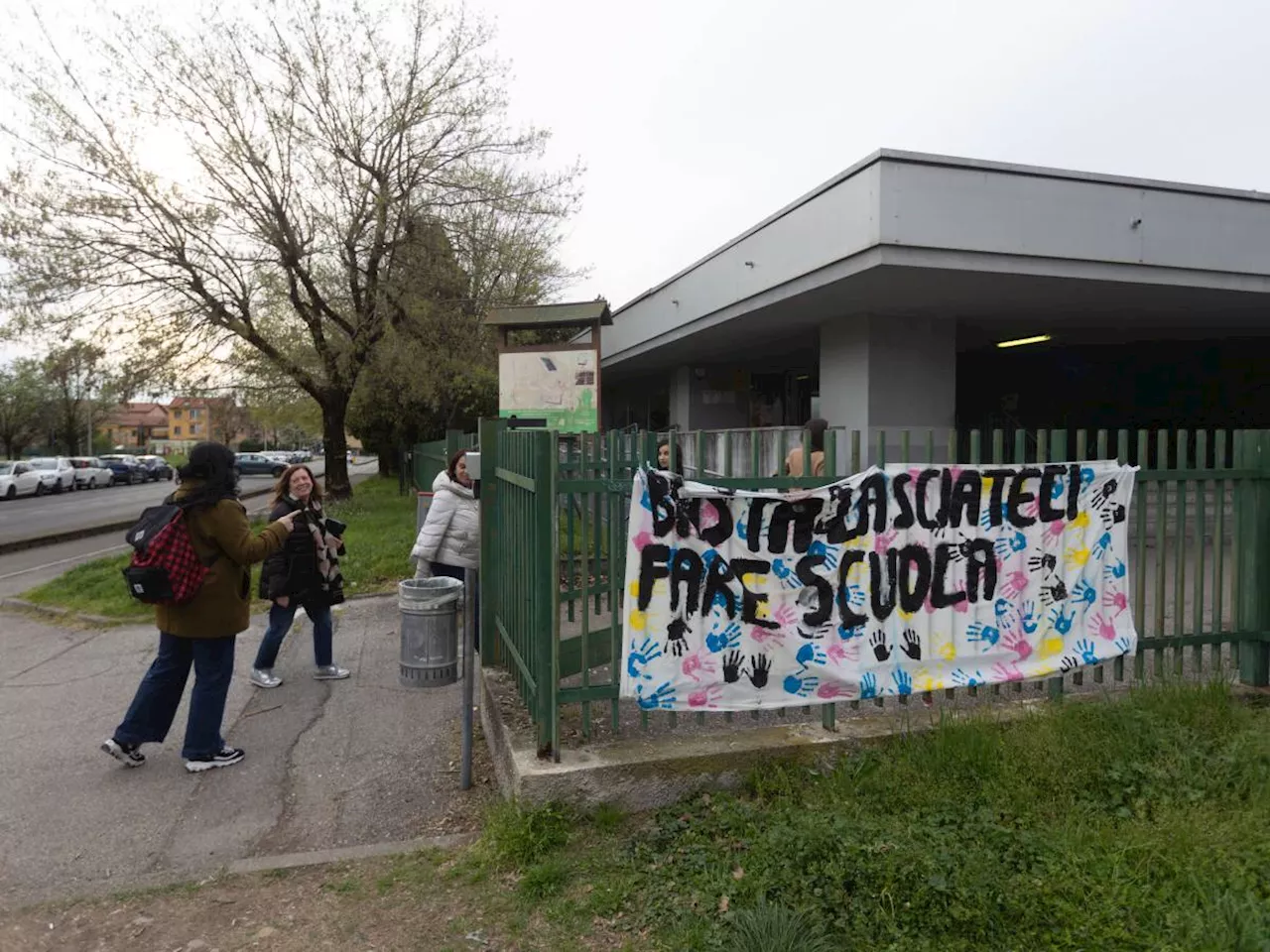 Pioltello, primo passo indietro della scuola