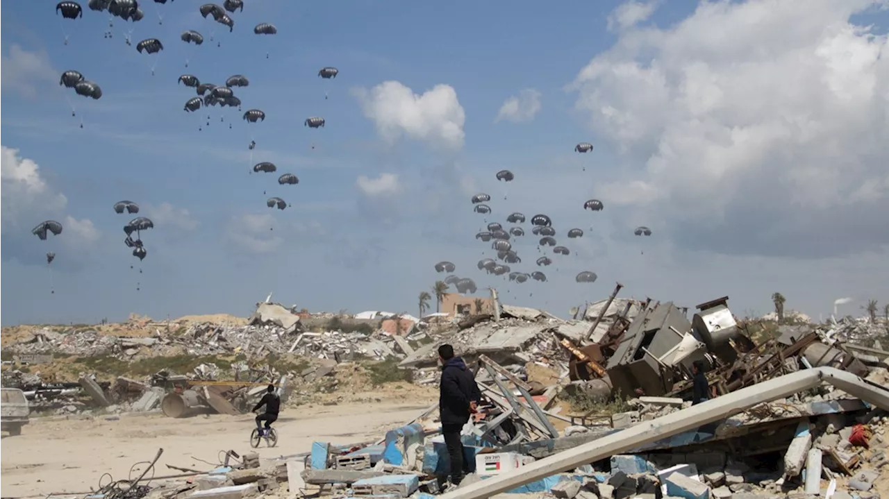 Israel and Hamas dig in as international pressure builds for a cease-fire in Gaza