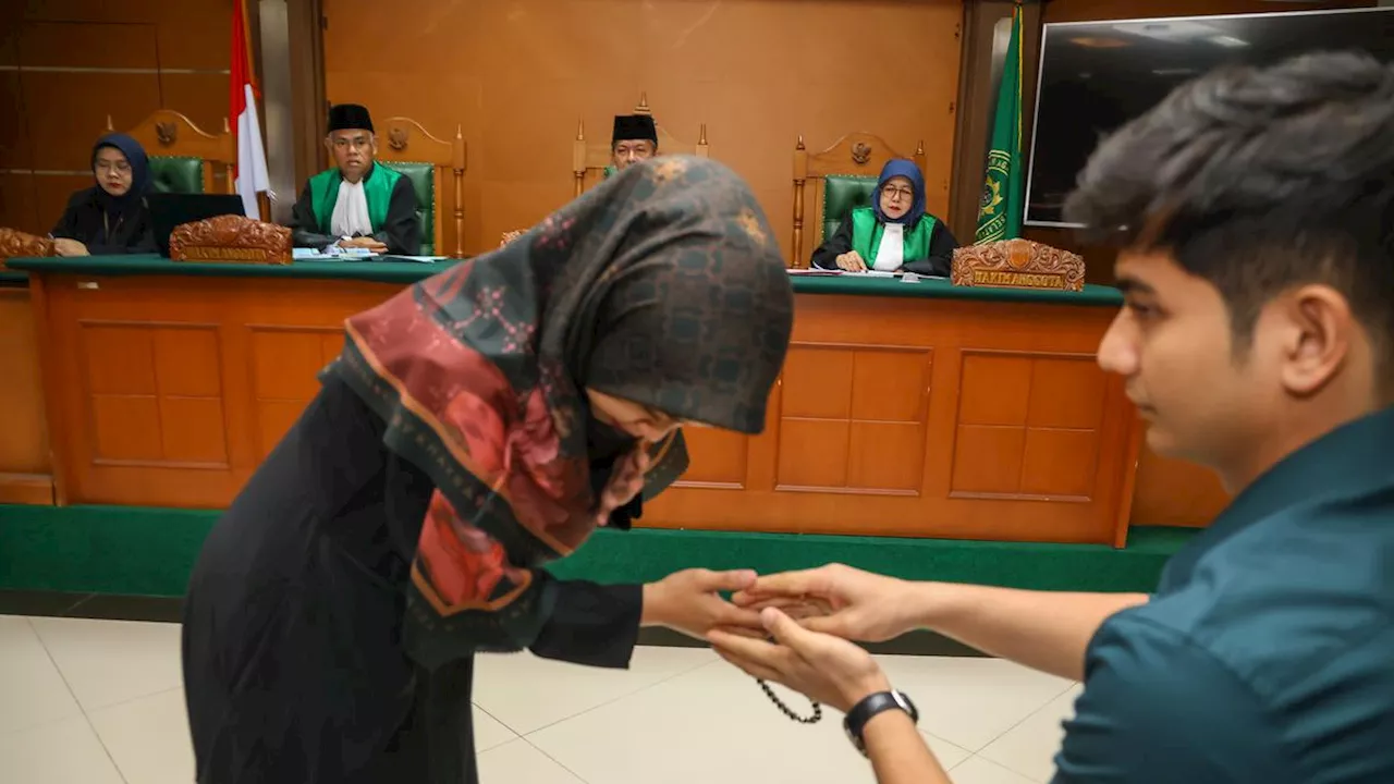 Ria Ricis Tetap Ingin Berpisah dengan Teuku Ryan, Pengacara Sebut Situasi Tak Memungkinkan untuk Kembali