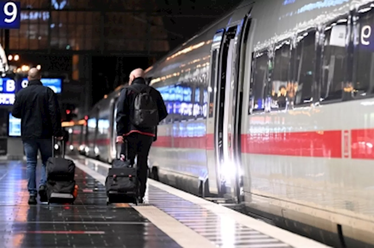 German rail operator and train drivers reach deal in wage dispute