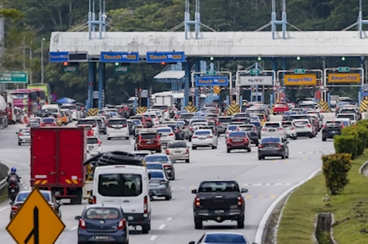 Minister: Works Ministry, Malaysian Highway Authority take steps to tackle traffic congestion on highways ahead of Aidilfitri