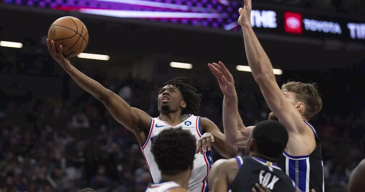 Noche histórica de Sabonis ayuda a Kings a derrotar a 76ers 108-96