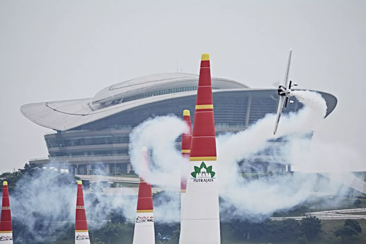 Red Bull Air Race: Michael Goulian gibt nicht auf