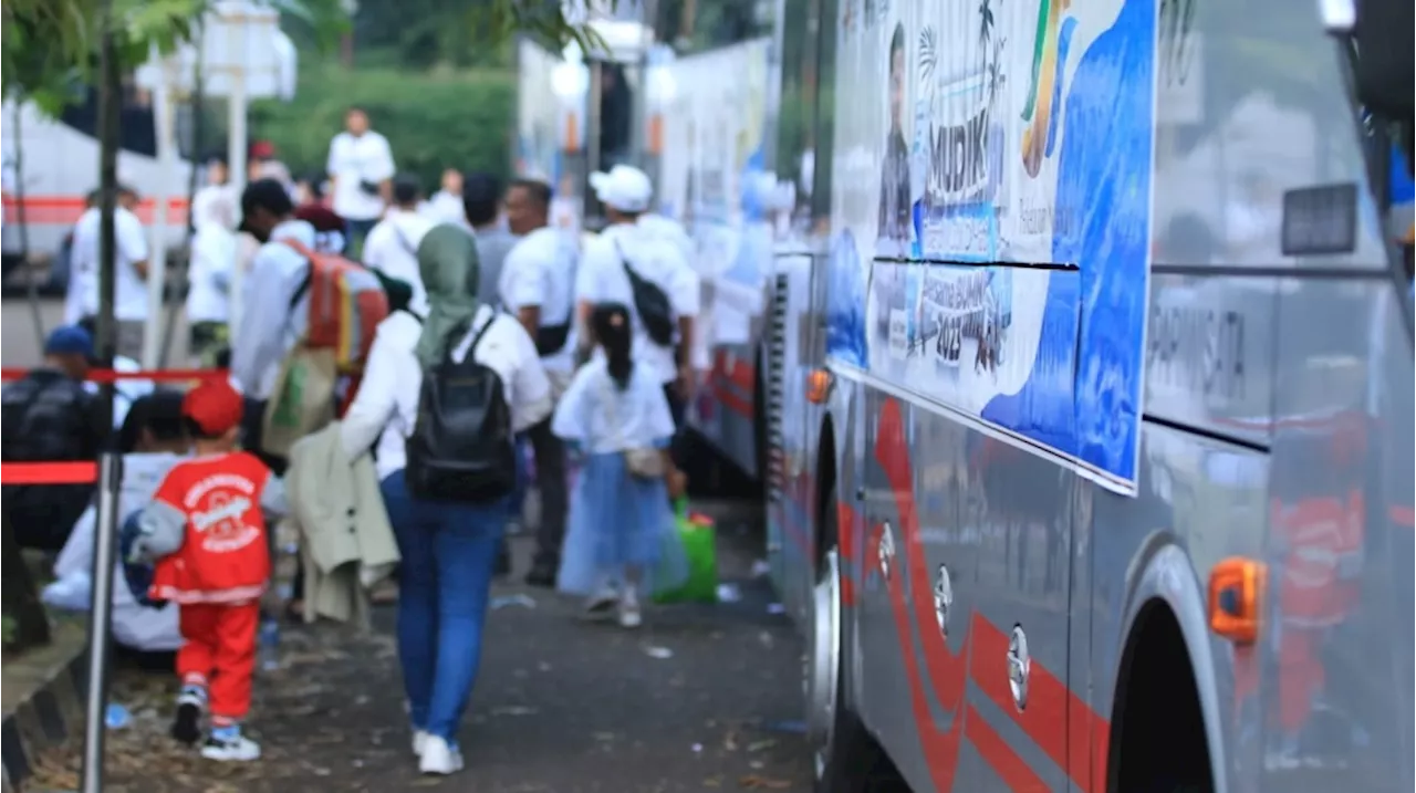 Dorong Ekonomi Masyarakat Jelang Lebaran, PalmCo Gelar Mudik Gratis dan Pasar Murah